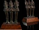   Dreifigurige Osiris-Gruppe mit Atef-Kronen  700,00 EUR  + 39,00 EUR frais d'envoi