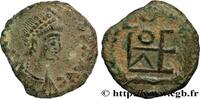 LA FIN DE L'EMPIRE(363 après J.C. à 476 après J.C. Nummus, (PBQ, Æ 4) THÉODOSE II Constantinople c. 440-450 (12,5mm, 1,03g, 6h) -