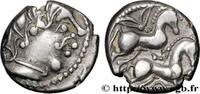 FRANCE Drachme aux deux chevaux, tête moustachue, série A PICTONS / BITURIGES / CARNUTES - CENTRE-OUEST, Incertaines Ier siècle avant J.-C. (14mm, 3,44g, 5h) -