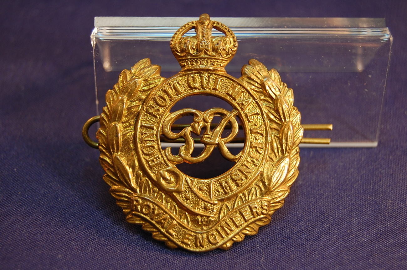 Très Jolie Broche Ancienne En Or 15 Carats Avec émail Coloré - Honi Soit Qui Mal Y Pense - 6,65g