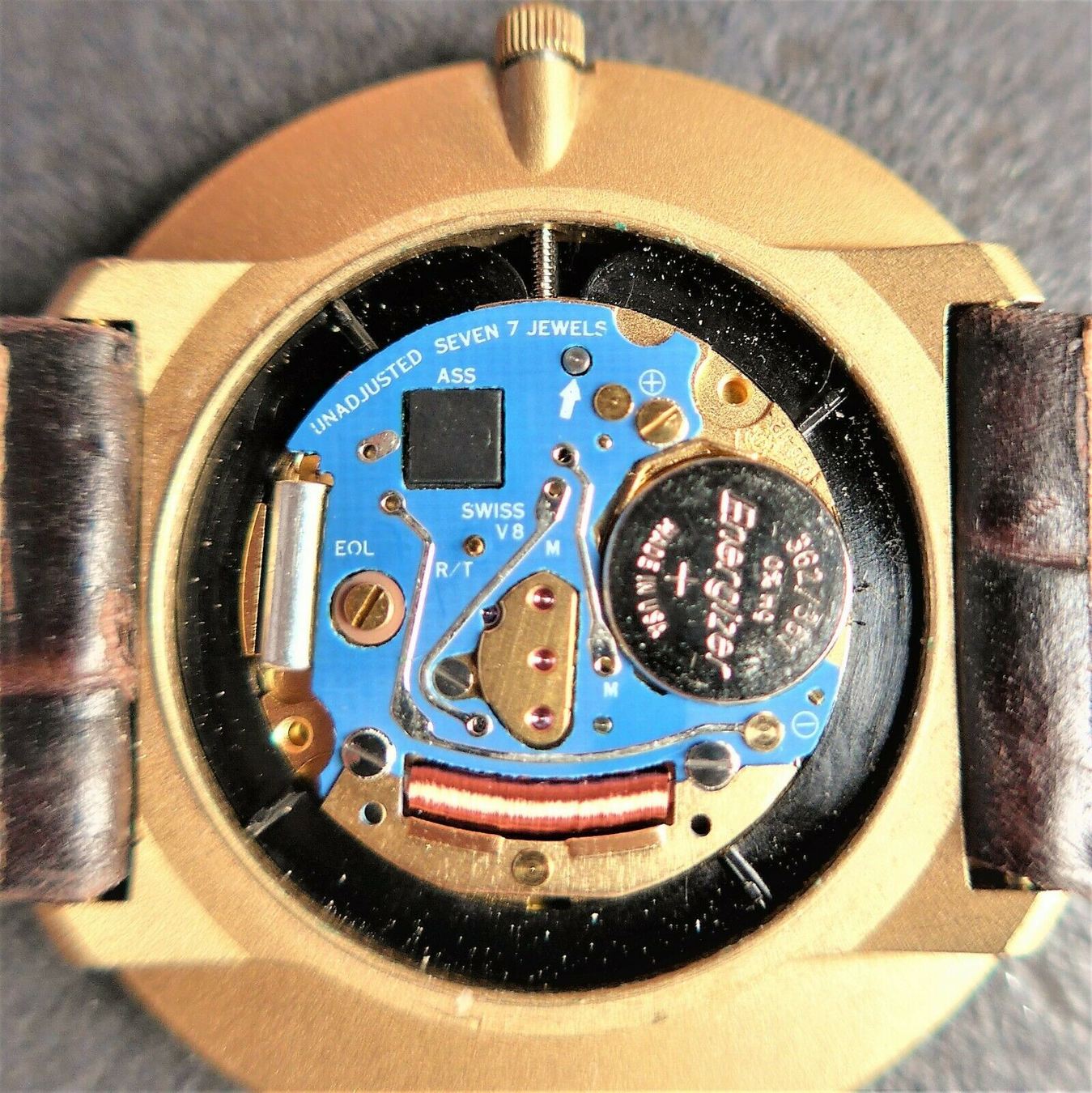 Schweiz, 1995 hübsche unisex ARMBANDUHR, GOLANA, swiss made