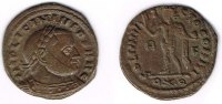 Römische Kaiserzeit - Licinius I. Follis AE-Follis des Licinius I. Rv: Solgott hebt die Hand, SOLI INVICTO COMITI / A*Q -