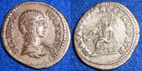 Römische Kaiserzeit - Iulia Domna Denar AR Denar Iulia Domna, Rv.: sitzende Iulia, MAT AVGG MAT SEN M PATR. Selten! -