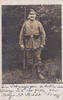 Deutsches Reich Ansichtskarte / Postkarte / Fotokarte / Soldat in Uniform mit Ausrüstung und... -