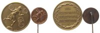 Sport Medaille + Anstecker Bronze ADAC - für Verdienste sportlicher Organisation, junge Frau mit zwei Lorbeerkränzen, stehend auf einem Rad, Signatur: D, M -
