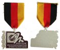 Schützen nach 1945 Teilnehmermedaille am Band -- Deutsche Meisterschaften - Sportschießen, ca. 26,5 x 41 MM -