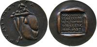 Städte Gußmedaille Bronze Nürnberg - 100 Jahre Verein für Münzkunde, sitzende, nackte Numismata / 5-Zeiler im Rechteck, Randpunze WU (Uhlig), ca. 7 -