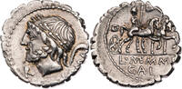 Römische Republik Denar (Serratus) L. Memmius Galeria, Kopf des Saturn / Venus in Biga -