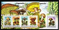 Guinea Bissau Guinea Bissau 7774-7777 und Block 1353 postfrisch Kleinbogen / Pilze MiNr. 7774-7777 und Block 1353 postfrisch Kleinbogen / Pilz -