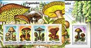 Guinea Bissau Guinea Bissau 7774-7777 und Block 1353 postfrisch Kleinbogen / Pilze MiNr. 7774-7777 und Block 1353 postfrisch Kleinbogen / Pilz -