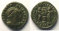 Monnaies de l'empire romain Centenionalis ou Nummus Constantin I (306-337) Centenionalis ou Nummus R/ VICTORIAE LAETAE PRINC PERP (Arles, 2° officine 318-319) TTB+/SUP -