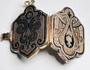  Schmuck Antik Medaillon , Anh&auml;nger, Schaumgold getragen und leicht gebr... 29,00 EUR  + 6,00 EUR frais d'envoi