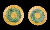 Asian art Pair of Sancai glazed Chrysanthemum Bowls China, Ming Dynasty -