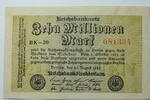 Weimar 10 Millionen Mark Rosenberg Nr. 105 a, WZ: Hakensterne, KN 6 stellig, FZ: BK -