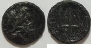 Halikarnassos AE 19 mm Bärtiger Kopf des Poseidon n. rechts. REs. Volutenverzierter Dreizack -